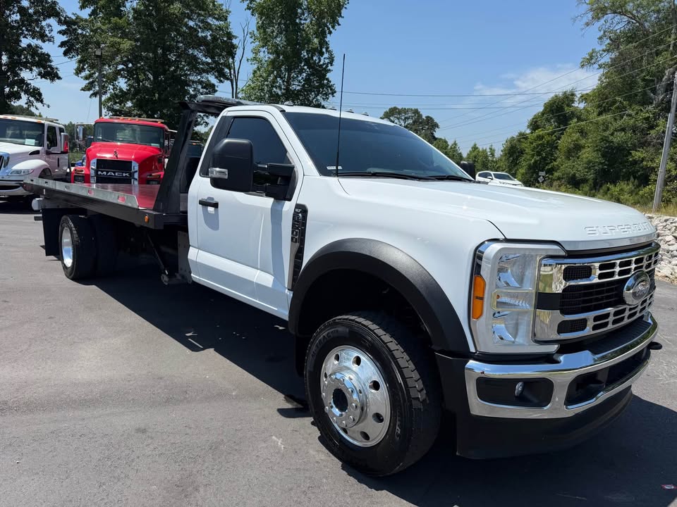 ford f-600 super duty chassis cab 2023 1FDFF6LT1PDA17518 image ford f-600 super duty chassis cab 2023 1FDFF6LT1PDA17518 image